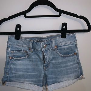 Cuffed jean shorty shorts!!
